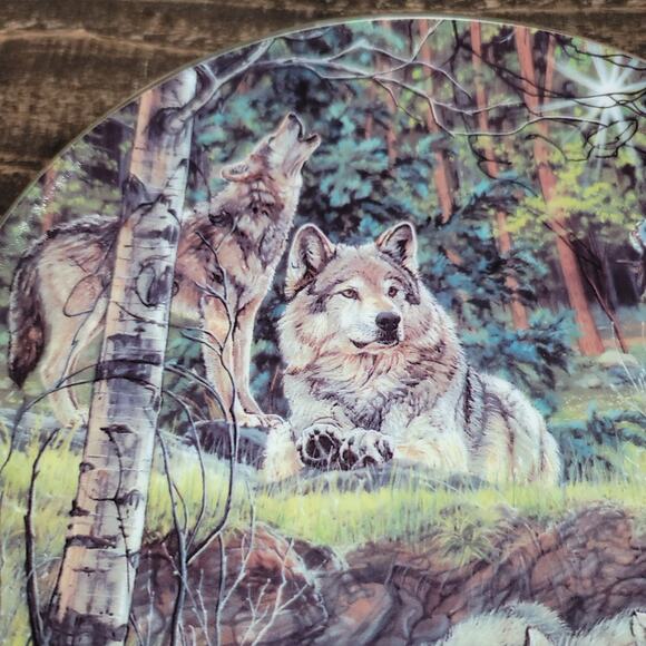 Hints Of Spring- Wolf Porcelain Plate + masterpiece Buck figure - Picture 3 of 9